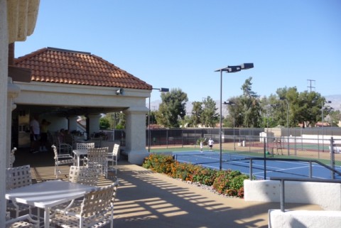 clubhouse-court-view